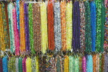 Müslüman dua ekmeklerini kapat.