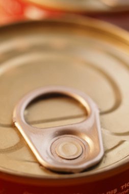 Beyaz arkaplandaki yemek kutusunu kapat