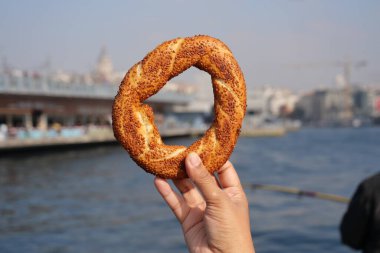 Türk Çöreği Simit masada ,
