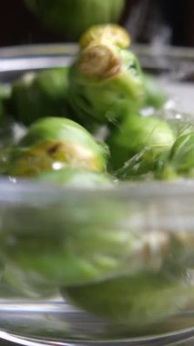 Brüksel lahanası su 