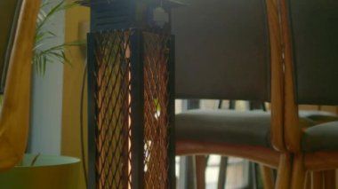 Modern elektrikli kızılötesi ısıtıcı oturma odasında, yakın çekim. Yüksek kalite fotoğraf