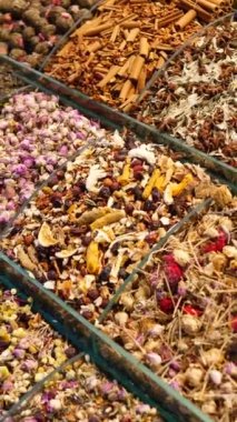 Kurutulmuş patates ve bitki çayı..