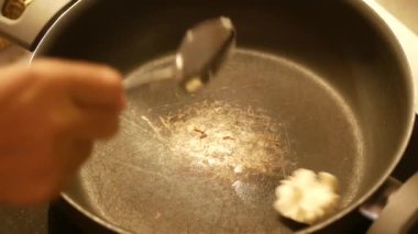 Tavada tereyağlı pişirme,