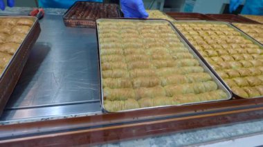 Bir restoranda Baklava gösterisi..