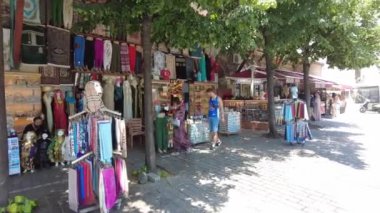 Hindi İstanbul 24 Haziran 2024, Istanbuls Altın Boynuz Pazarı,