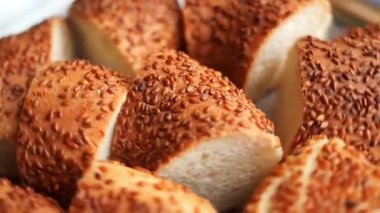 Türk Çöreği Simit masada ,