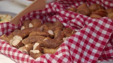 Türk Çöreği Simit masada ,