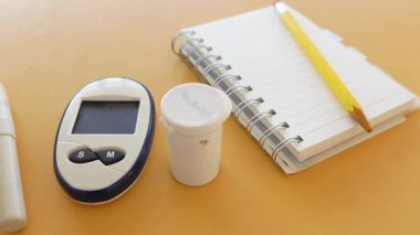 Sağlık araçları diyabetin etkin bir şekilde yönetilmesinin önemini göstermektedir.
