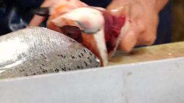Marketteki taze balık avlama ve avlama yeteneklerine yakın bir bakış..