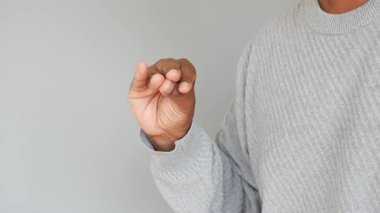 İletişim yeteneklerinizi geliştirecek popüler bir el hareketi öğrenin..