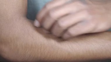 Cilt tahrişini ve evdeki kaşıntıyı azaltmak için etkili yöntemler öğrenin..