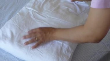 Düzgünce kabartmayı öğren ve kullanmak için yastık hazırla..