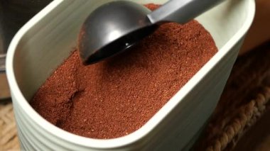 kaşık kaşık ezmesi bir konteynır kahve ,