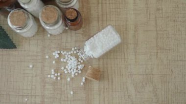 Cam bir kapta Homeopati alternatif tıp 