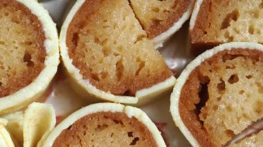 Hint usulü kremalı çörekler..