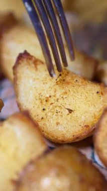 Patates dilimine yakın çekim .