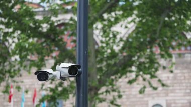 Şehir parkına güvenlik kameraları yerleştirildi..