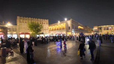 Katar Doha 2 Şubat 2025, Dohas 'taki gece pazarı Souq waqif' teki eski şehir..