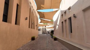 Katar Doha 4 Şubat 2025 Katar Kültür Köyü 'nde büyüleyici bir ara sokak keşfet,