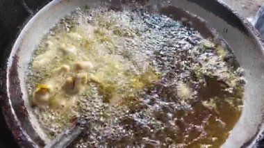 Tavada kızartılmış yemek..