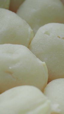 Bir kasedeki Hint tatlılarının yakın çekimi. .