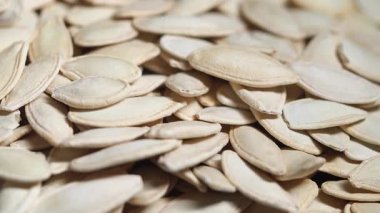 Balkabağı tohumlarının hazırlık yöntemlerini ve sağlık avantajlarını keşfedin.