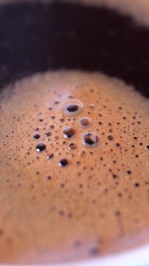 Zengin kahve köpüğüne yakın çekim .