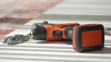 Çeşitli marangozluk projeleri için elektrikli aletlerin etkili bir şekilde nasıl kullanılacağını öğrenin.