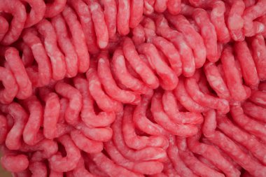 Zemin etinin canlı rengini ve dokusunu gösteren yakın plan görüntüsü.