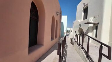 Katar Doha 2 Şubat 2025, mina bölgesindeki çöl kasabasında renkli mimari. .