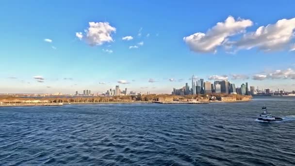 Utsikten Över Guvernörsön Mot New Jersey Och New York Skylines — Stockvideo