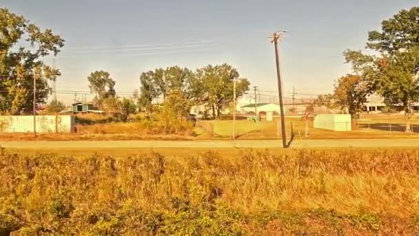 Widok Pociągu Odjeżdżającego Jeziora Charles Jezioro Charles Miasto Południowo Zachodniej — Wideo stockowe