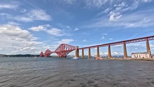 Pohled Jižního Queensferry Východě Skotska Směrem Forth Bridge Železniční Most — Stock video