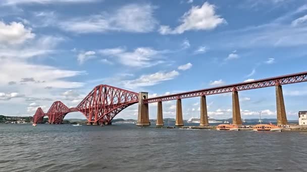 Pohled Jižního Queensferry Východě Skotska Směrem Forth Bridge Železniční Most — Stock video