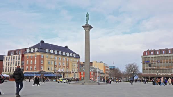 Norveç Trondheim Kentindeki Torvet Meydanı Pazar Meydanı Manzarası Meydanın Ortasında — Stok video