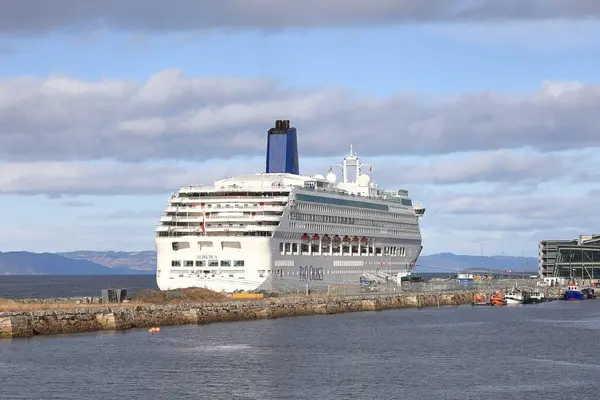 Pohled Výletní Loď Kotvící Aurora Trondheimu Loď Byla Vypuštěna Roce Stock Obrázky