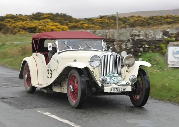 Eine Von 1936 Verlässt Caldbeck Cumbria Das Auto Nimmt Der Stockbild