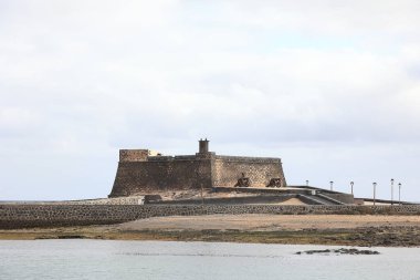 Castillo de San Gabriel, İspanya 'nın Arrecife limanında bulunan bir kale. Kale Lanzarote Kanarya Adası 'nda..