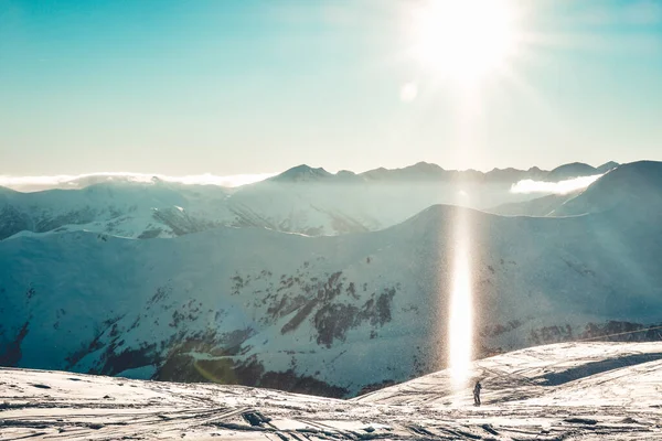 Kaukasus Bergen Breed Panorama Zonnige Dag Met Sneeuw Kristallen Lucht — Stockfoto