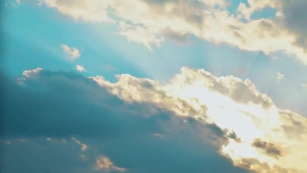 Zonnig Spelt Door Vorming Van Wolken Avond Hemel Time Lapse — Stockvideo