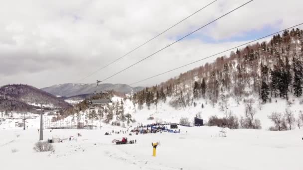 2022年3月5日 Fis Freestyle世界滑雪运动比赛 空中观看观众成群结队 — 图库视频影像