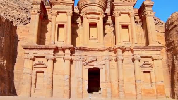 Panorama Turystyczna Przez Deir Świątynia Klasztoru Petra Jordania — Wideo stockowe