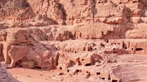 Casas Cueva Vista Panorámica Cámara Lenta Petra Sitio Con Monumento — Vídeos de Stock