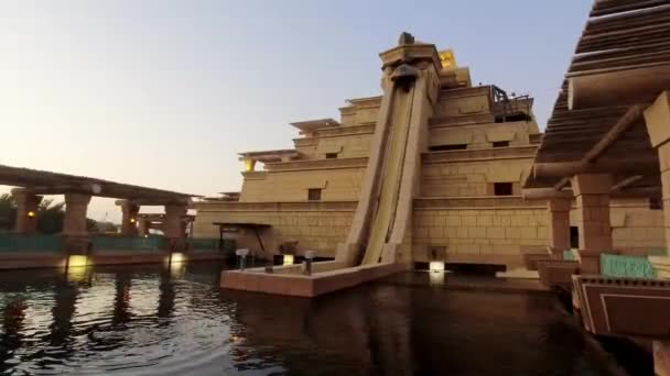 Дубай Оаэ Октября 2022 Года Туристическая Горка Аквапарке Aquaventure Отеля — стоковое видео