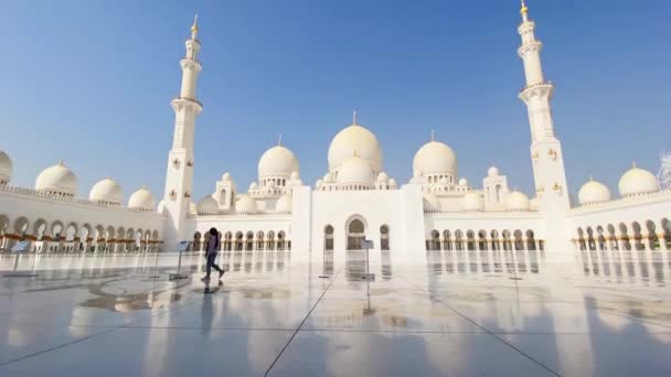 Абу Даби Оаэ Октября 2022 Года Туристическая Прогулка Вокруг Мечети — стоковое видео