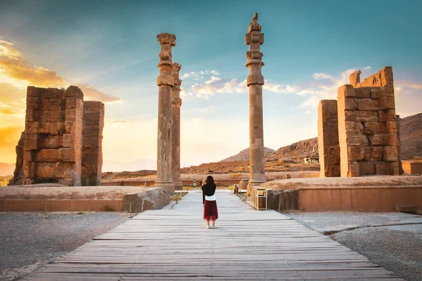 Туристичні Прогулянки Оглядові Пам Ятки Знаменитого Місця Призначення Стародавньої Персеполісу — стокове фото