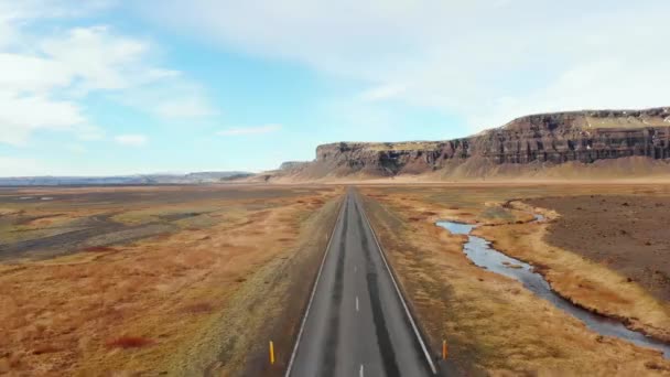 Letecký Let Nad Islandským Jižním Okruhem Bez Aut Malebných Hor — Stock video