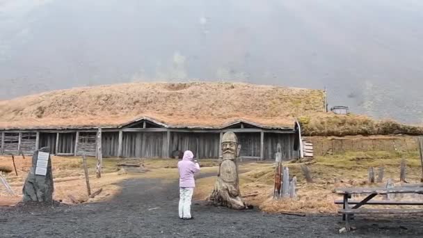 Stand Turistico Visite Viking Village Set Film Islanda Vestrahorn Stokksnes — Video Stock
