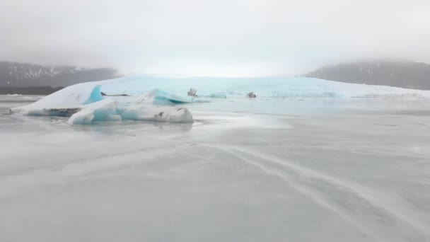 Vista Aerea Rallentatore Fjallsjokull Ghiacciaio Meravigliosa Laguna Ghiacciata Fjallsrln Islanda — Video Stock