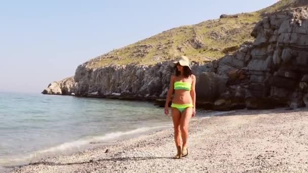 Close Portrait Tourist Woman Bikini Walk Relax White Sand Beach — Stock Video